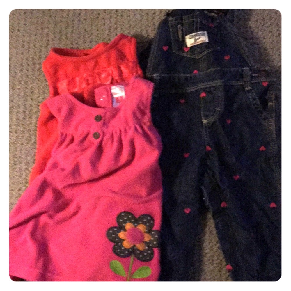 Bundle size 9 months baby girl, 3 pieces total.
